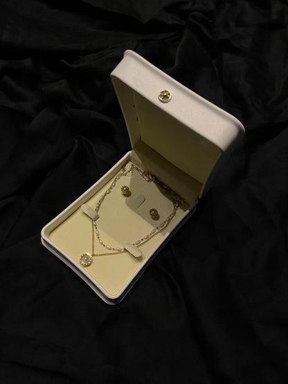 Pearl Medallion