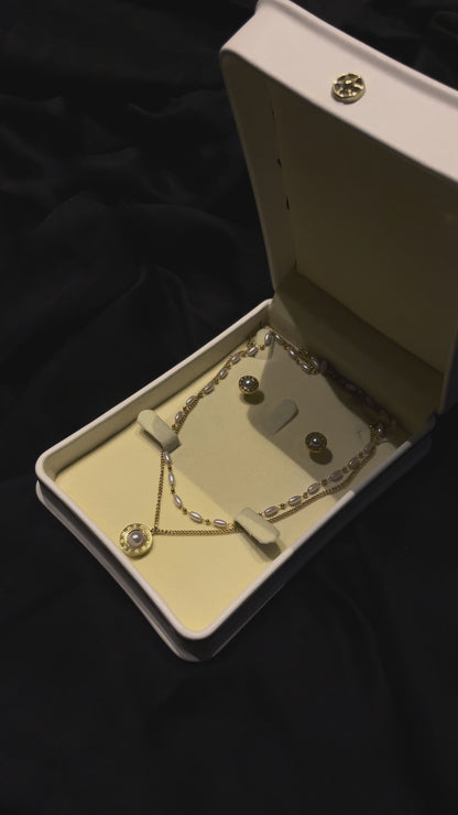 Pearl Medallion